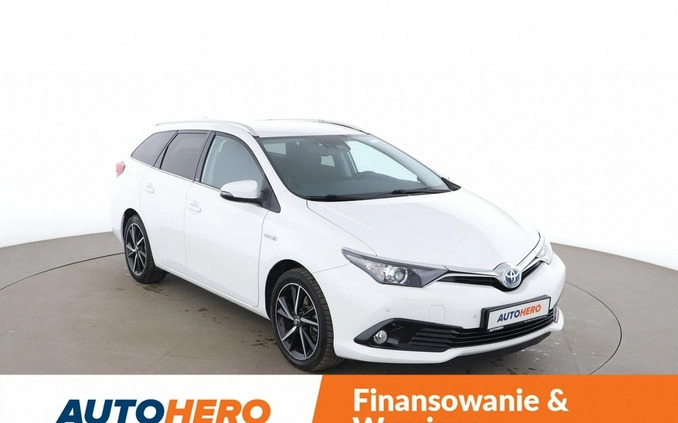 Toyota Auris cena 70600 przebieg: 105397, rok produkcji 2017 z Biała małe 326